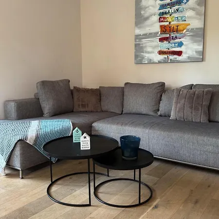 בית נופש Leo-s-hues *